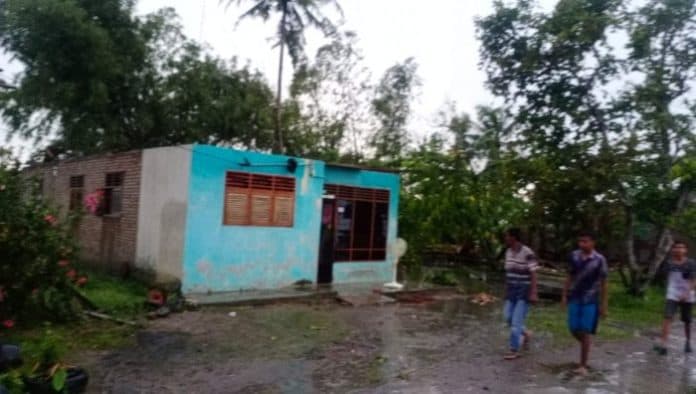 selain_dilanda_banjir_ratusan_rumah_di_sergai_rusak_dihantam_puting_beliung