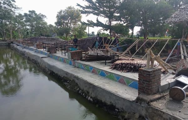 selain_rumah_warga_puting_beliung_di_pantai_labu_rusak_9_pondok_wisata_kuliner