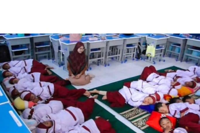 selain_tak_ada_pr_sd_di_sidoarjo_terapkan_mapel_jam_tidur_siang