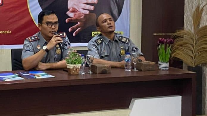 selama_2024_imigrasi_sibolga_terbitkan_18111_paspor