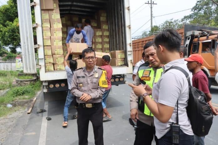 selama_24_jam_polisi_jaga_gudang_logistik_kpu_siantar