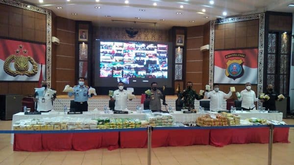 selama_dua_bulan_polda_sumut_sita_sabu_412_kg_dan_ganja_674_kg