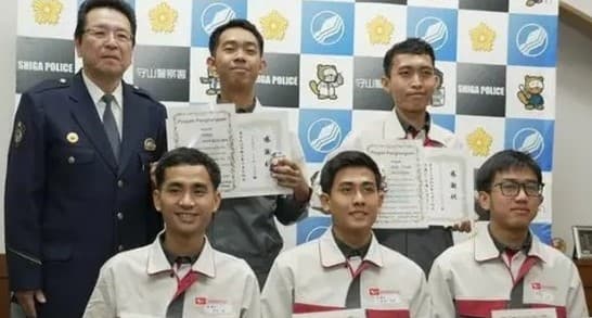 selamatkan_nenek_terjatuh_di_sungai_lima_wni_di_jepang_dapat_penghargaan