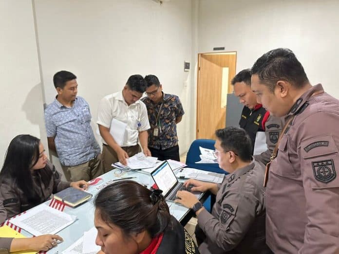 selidiki_dugaan_korupsi_tim_pidsus_kejari_asahan_geledah_bank_sumut_syariah