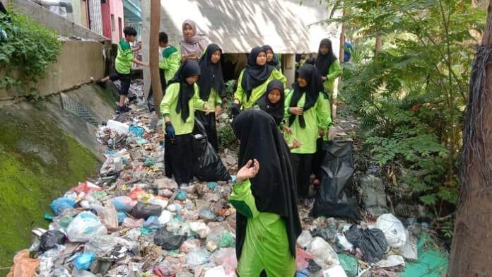 semarak_muharram_smp_azzakiyah_islamic_leadership_kota_medan_gelar_aksi_sosial