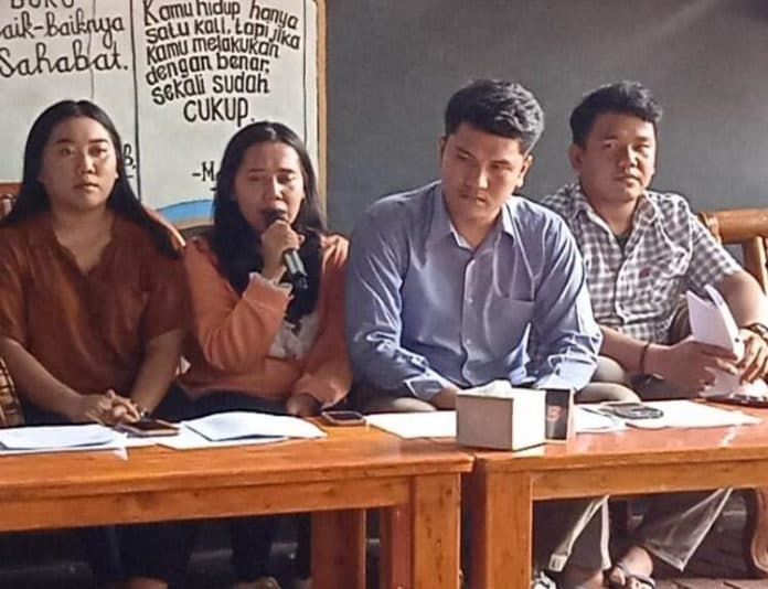 sembari_menangis_mahasiswi_unpri_komit_bertekad_lawan_ketidakadilan_kebijakan_kampus