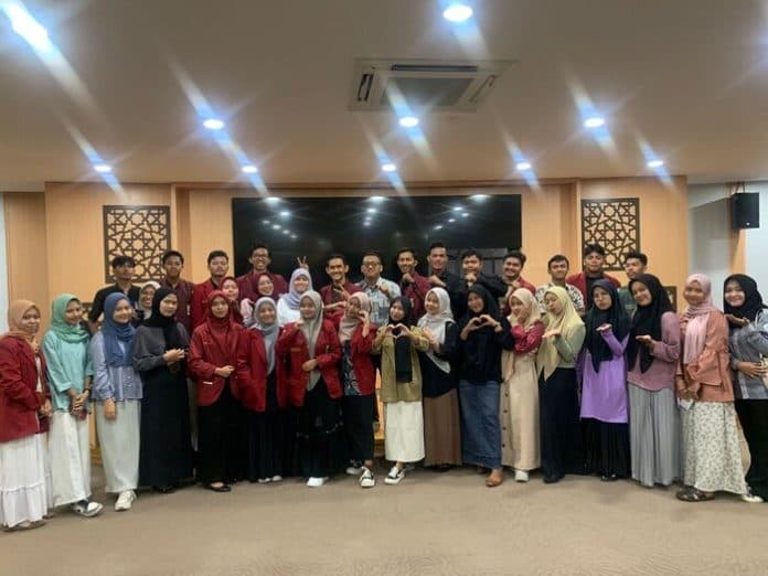 seminar_entrepreneurship_berikan_wawasan_dan_strategi_bisnis_bagi_mahasiswa