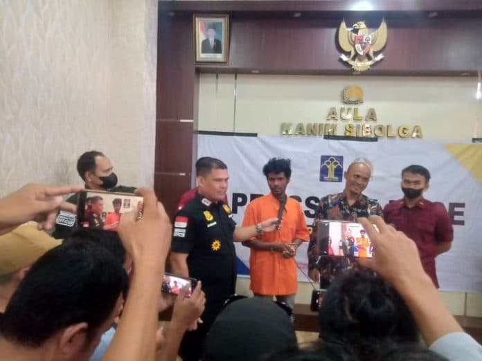 sempat_berstatus_dpo_warga_asal_nepal_diamankan_kantor_imigrasi_sibolga