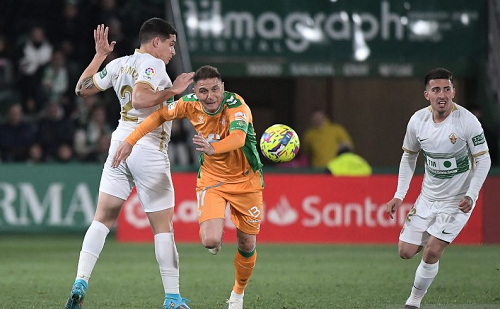 sempat_tertinggal_2_gol_real_betis_berbalik_hantam_elche_3_2