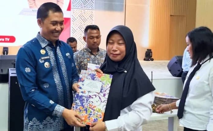 sempat_tertunda_343_pppk_batu_bara_formasi_2023_akhirnya_terima_sk
