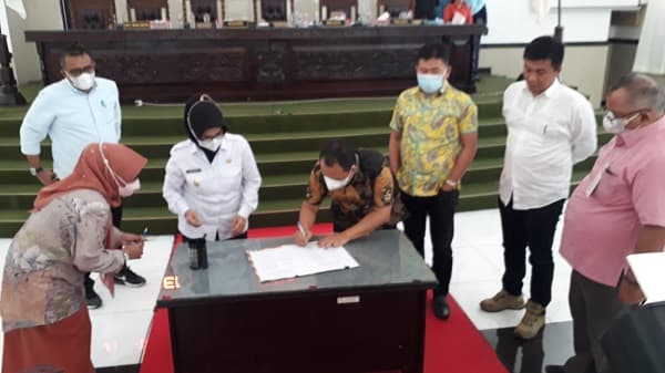 sempat_tertunda_akhirnya_perda_pjp_apbd_siantar_ta_2021_disahkan