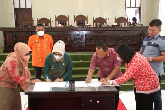 sempat_tertunda_pemko_dan_dprd_siantar_sepakati_kua_ppas_apbd_tahun_2023
