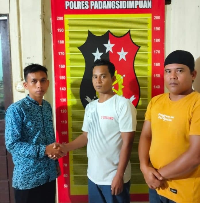 sempat_viral_di_medsos_pelaku_pungli_di_padangsidimpuan_minta_maaf_ke_korban