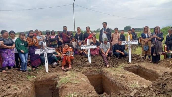 sempurna_pasaribu_dimakamkan_berdampingan_dengan_istri_anak_dan_cucu