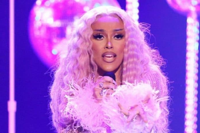 semula_remehkan_virus_corona_artis_ini_akhirnya_positif_covid_19