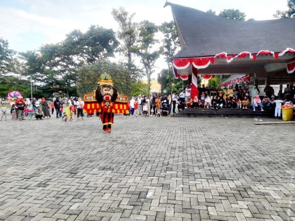 seni_warok_suro_menggolo_hipnotis_warga_pematangsiantar