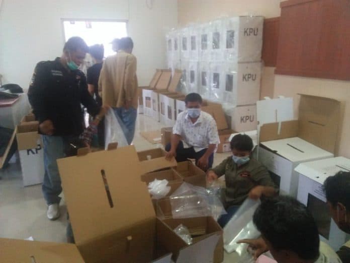 senin_logistik_dan_apd_di_toba_siap_disalurkan