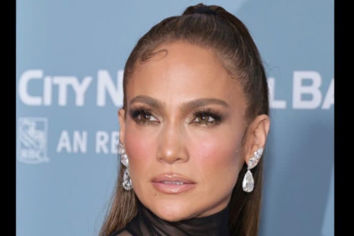 sensasi_jennifer_lopez_hapus_semua_unggahan_di_instagram