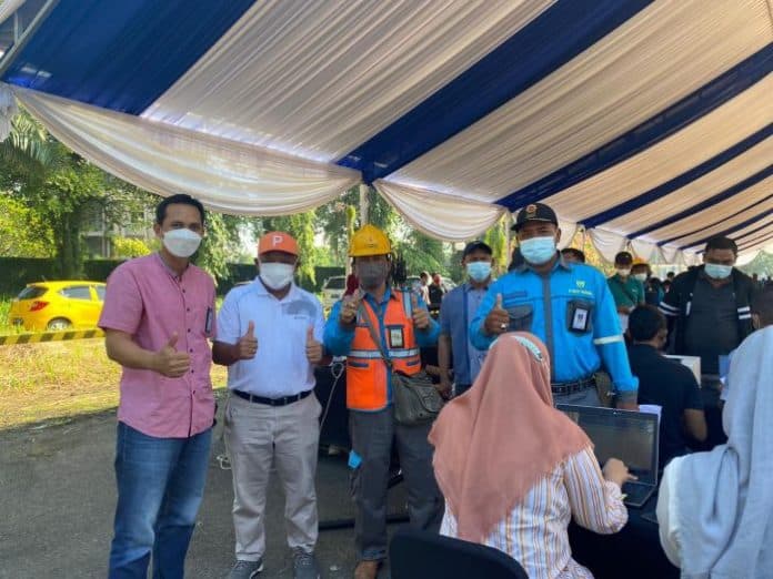 sentra_vaksinasi_bersama_resmi_dibuka_di_polonia_medan_target_5000_orang_per_hari