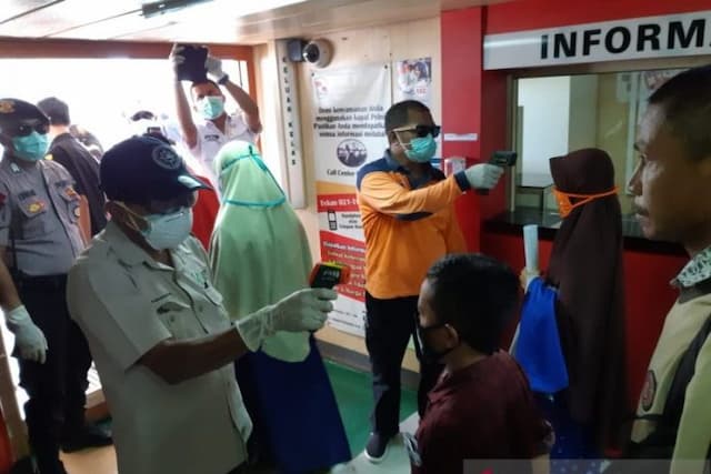 seorang_awak_pdp_corona_pelni_terpaksa_labuhkan_km_kelud_di_belawan