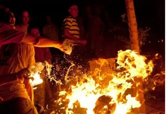 seorang_demonstran_bakar_diri_di_swiss_ini_penyebabnya