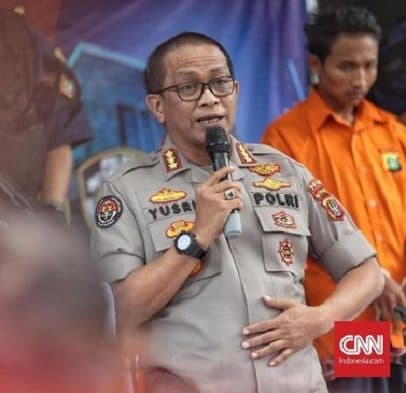 seorang_pria_ancam_jenderal_polisi_pakai_sajam_ditangkap_mobilnya_sempat_dipepet