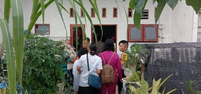 seorang_wanita_ditemukan_tergantung_di_perumahan_pondok_indah_siantar