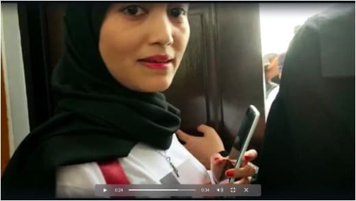 seorang_wanita_nekat_terobos_masuk_area_kursi_terdakwa_untuk_temui_sambo