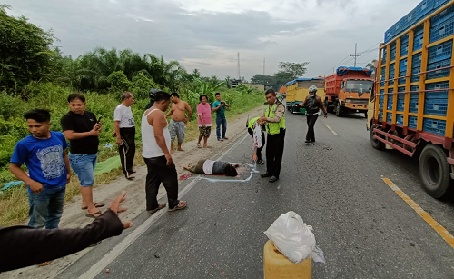 seorang_wartawati_tewas_ditabrak_truk_boks_di_jalinsum_batu_bara