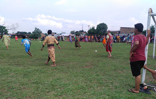 sepak_bola_pria_berdaster_dan_panjat_pinang_berlangsung_meriah_di_delitua