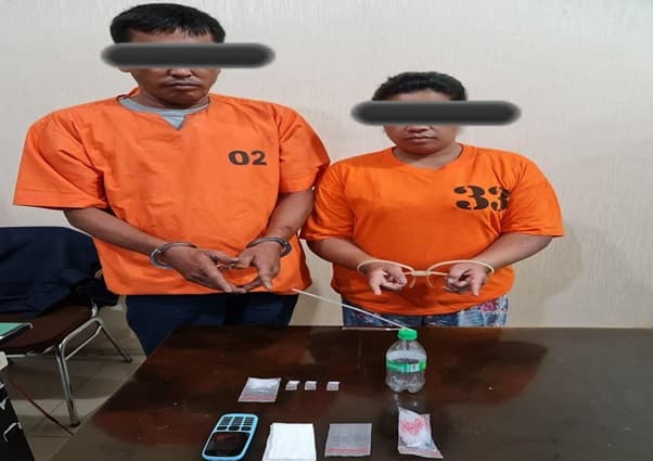sepasang_kekasih_hobi_nyabu_dan_jual_sabu_berakhir_di_sel_polres_karo