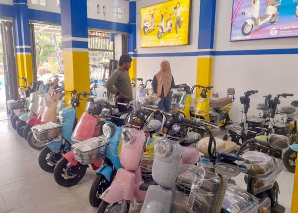 sepeda_listrik_mulai_diminati_warga_siantar_penjualan_mencapai_ratusan_unit_sebulan