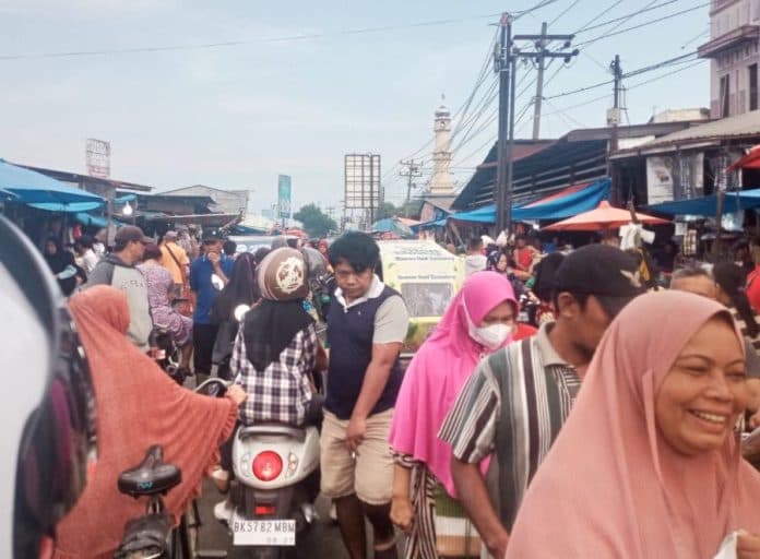 seputaran_pasar_gambir_selalu_macet_tiap_pagi