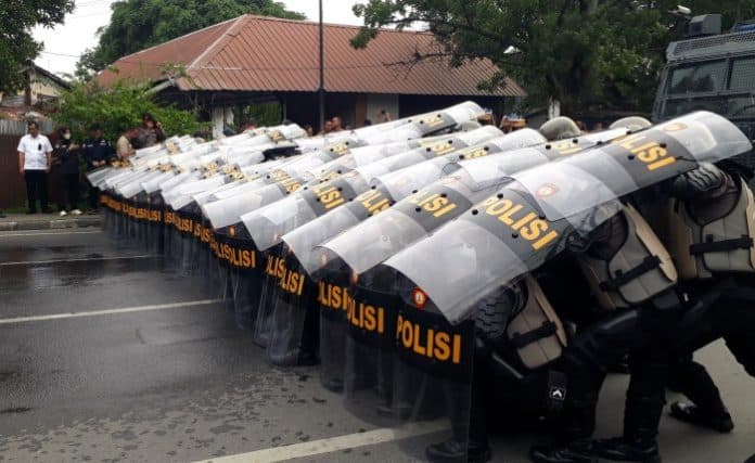 seribu_lebih_personel_berjaga_di_gedung_mk_jelang_putusan_batas_usia_capres_cawapres