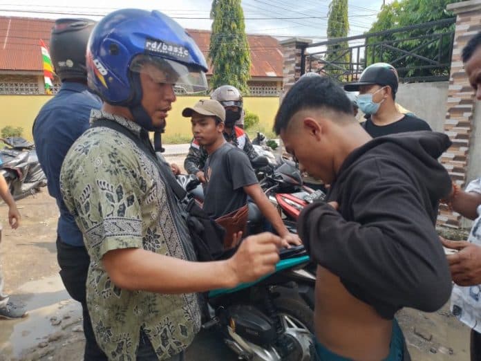 sering_dijadikan_lokasi_cod_narkoba_polisi_gerebek_jalan_durian_kisaran_dan_amankan_4_pria