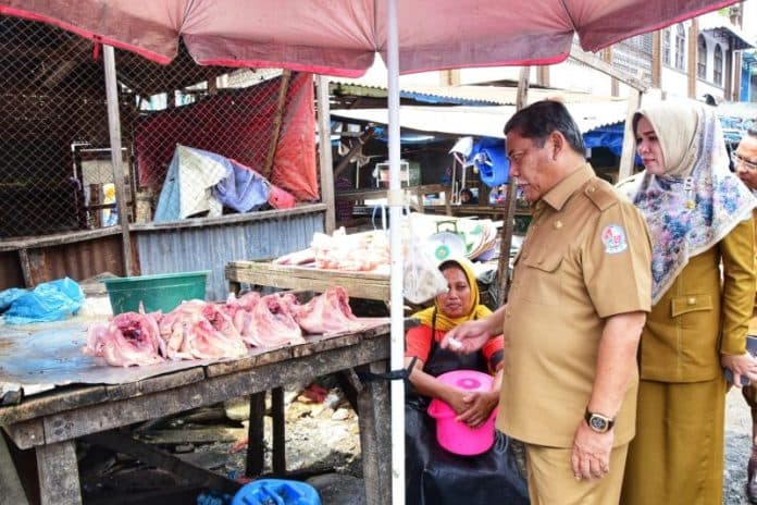 sering_dikeluhkan_warga_wabup_deli_serdang_tinjau_pasar_inpres_tanjung_morawa