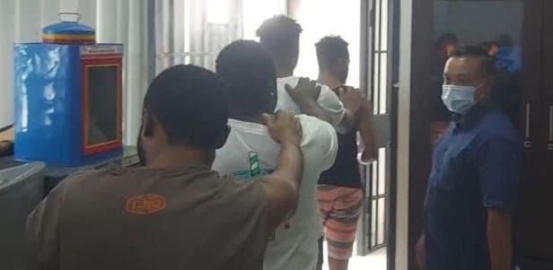sering_menggoda_wanita_di_apartemen_empat_wna_asal_nigeria_ditahan