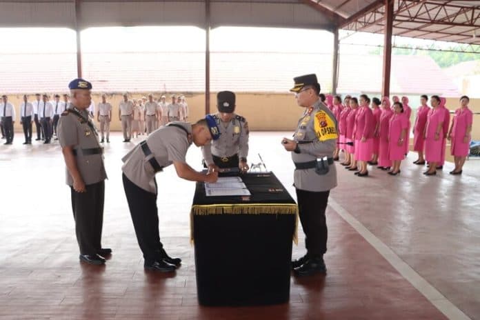 sertijab_di_polres_labuhanbatu_penyegaran_di_tingkat_kasat_dan_kapolsek