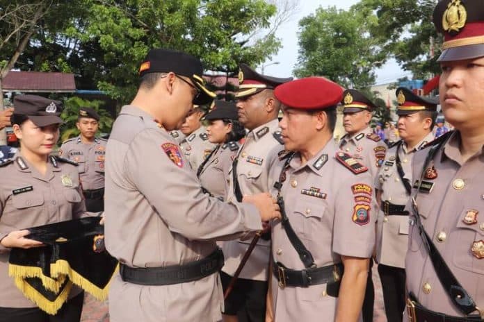 sertijab_kabag_sdm_kabag_ops_kasat_narkoba_kasi_propam_dan_kapolsek_ini_kata_kapolres_langkat