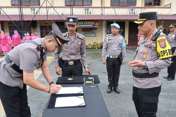 sertijab_kasat_resnarkoba_dan_reskrim_polres_siantar_ini_pesan_kapolres_yogen