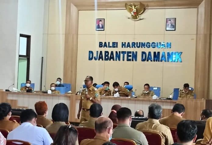 setelah_dilantik_jadi_bupati_simalungun_ini_salah_satu_program_100_hari_rhs_zw