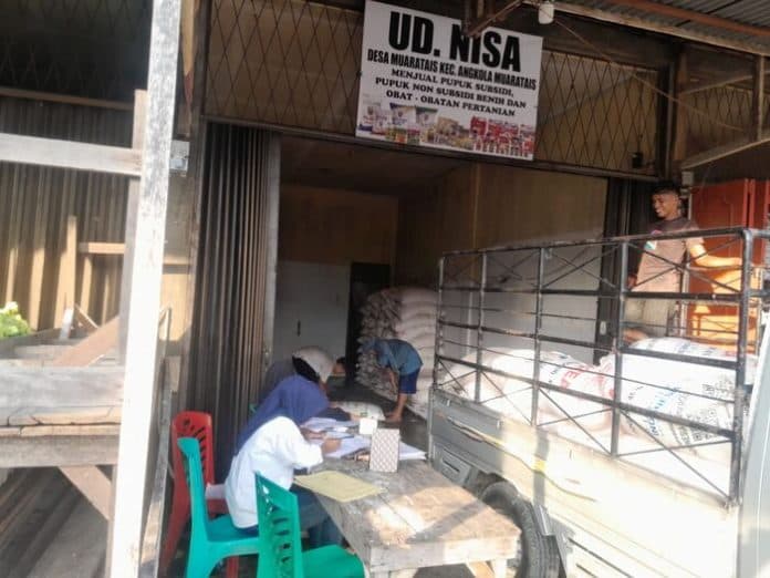 setelah_sempat_dikeluhkan_petani_pupuk_subdisi_akhir_disalurkan