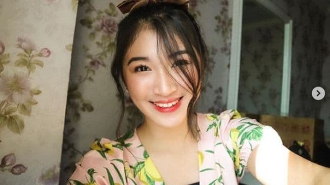 shani_lulus_dari_jkt48_biodata_ayah_asal_kota_medan_dan_ibu_solo