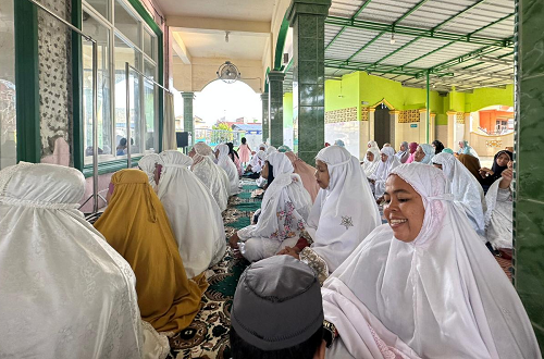 sholat_id_di_mesjid_al_hidayah_bsp_lubuk_pakam_perkuat_silaturahmi