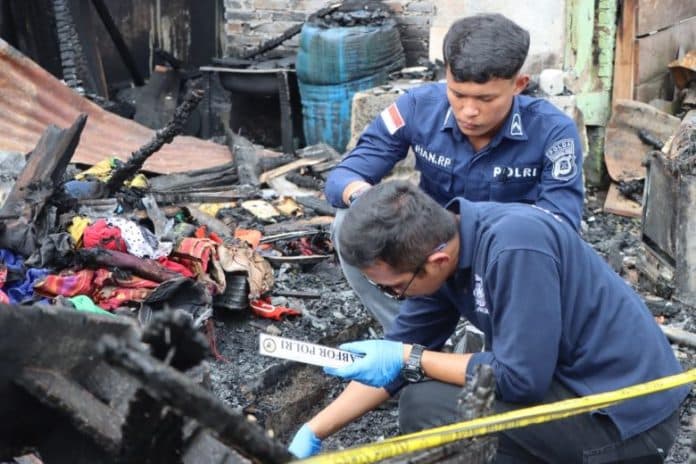siang_ini_aliansi_mahasiswa_gelar_unjuk_rasa_terkait_kebakaran_rumah_wartawan_di_karo