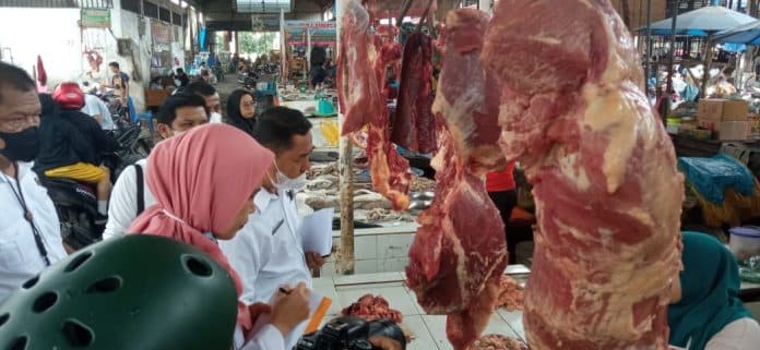 sidak_kebutuhan_nataru_di_pasar_tim_satgas_pangan_temukan_kenaikan_harga_komoditi