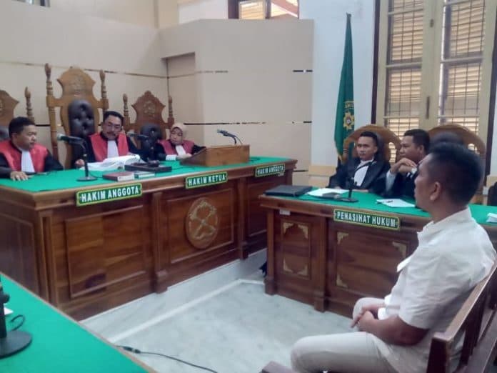 sidang_tuntutan_secara_daring_ini_kata_ph_dan_terdakwa_achiruddin