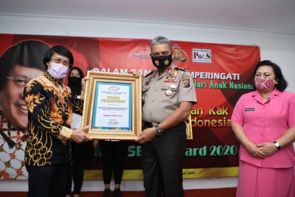 sigap_tangani_kasus_anak_kapoldasu_terima_penghargaan_kak_seto_award_2020