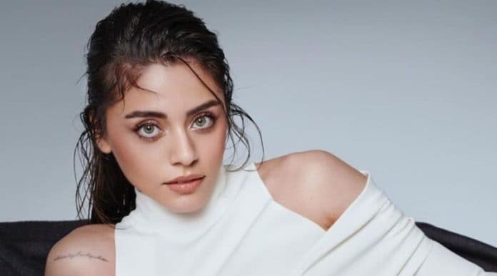 sila_turkoglu_jadi_wanita_tercantik_di_dunia_versi_majalah_as