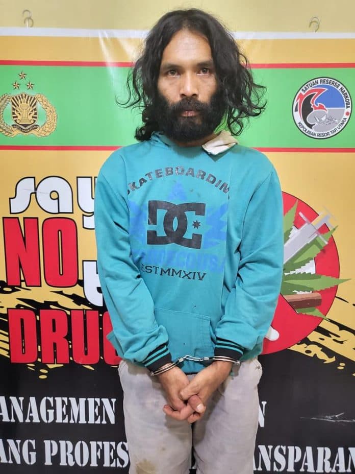 simpan_sabu_di_bawah_pohon_jambu_pemuda_berjambang_ditangkap_polres_taput
